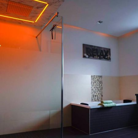 Ht Appartement Nr 2 Greppin 外观 照片