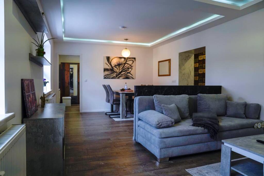 Ht Appartement Nr 2 Greppin 外观 照片